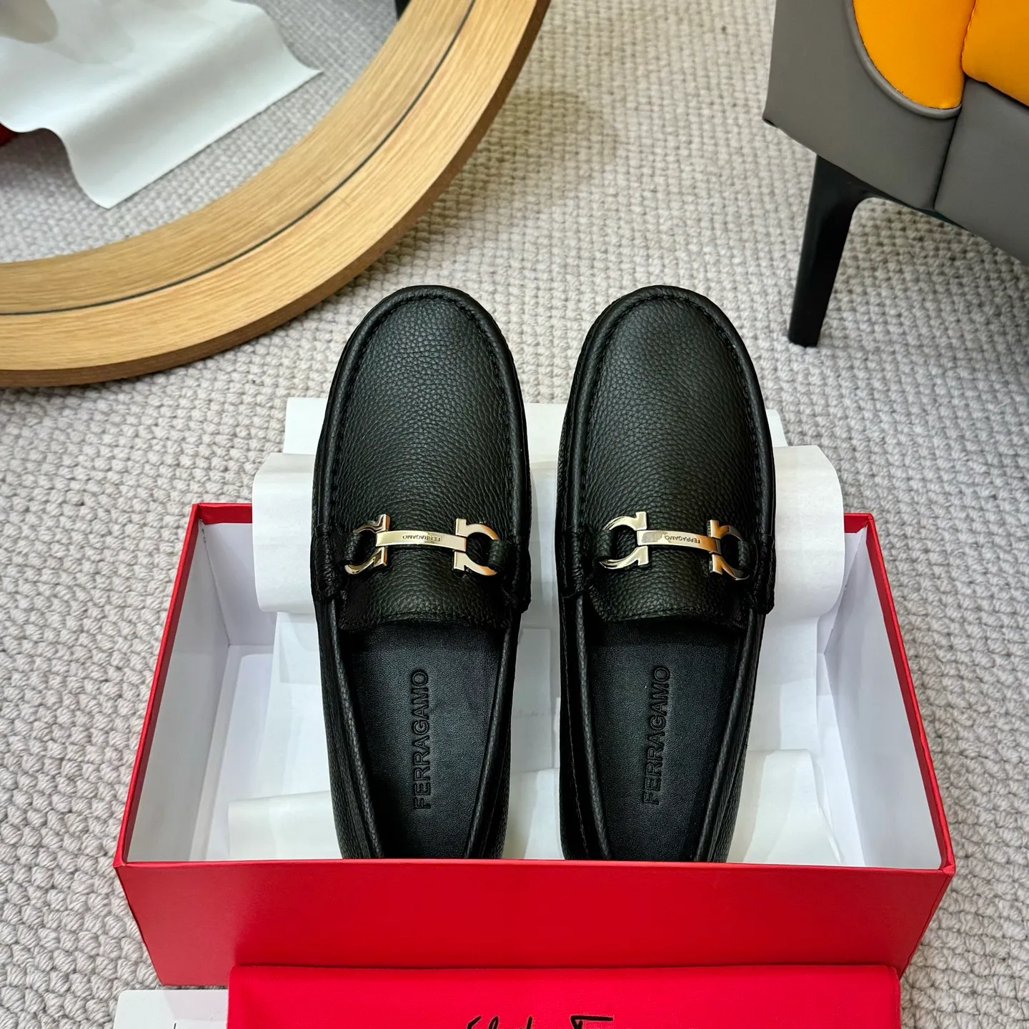 Men's men's shoes 💰420 (Yangli) Ferragamo 〰Ferragamo 2⃣️0⃣️2⃣️5️⃣ New series 👊🏻 Upper 🇮🇹 Italian imported calfskin, original outsole molding. Water-dyed sheepskin lining. The identity of every successful man is set off, and the upper and lower shoes are elegant and stable🚶🏻🚶🏻The high-end custom counter original replica is an eternal classic🔍️Number of codes: 38-46 with counter packaging